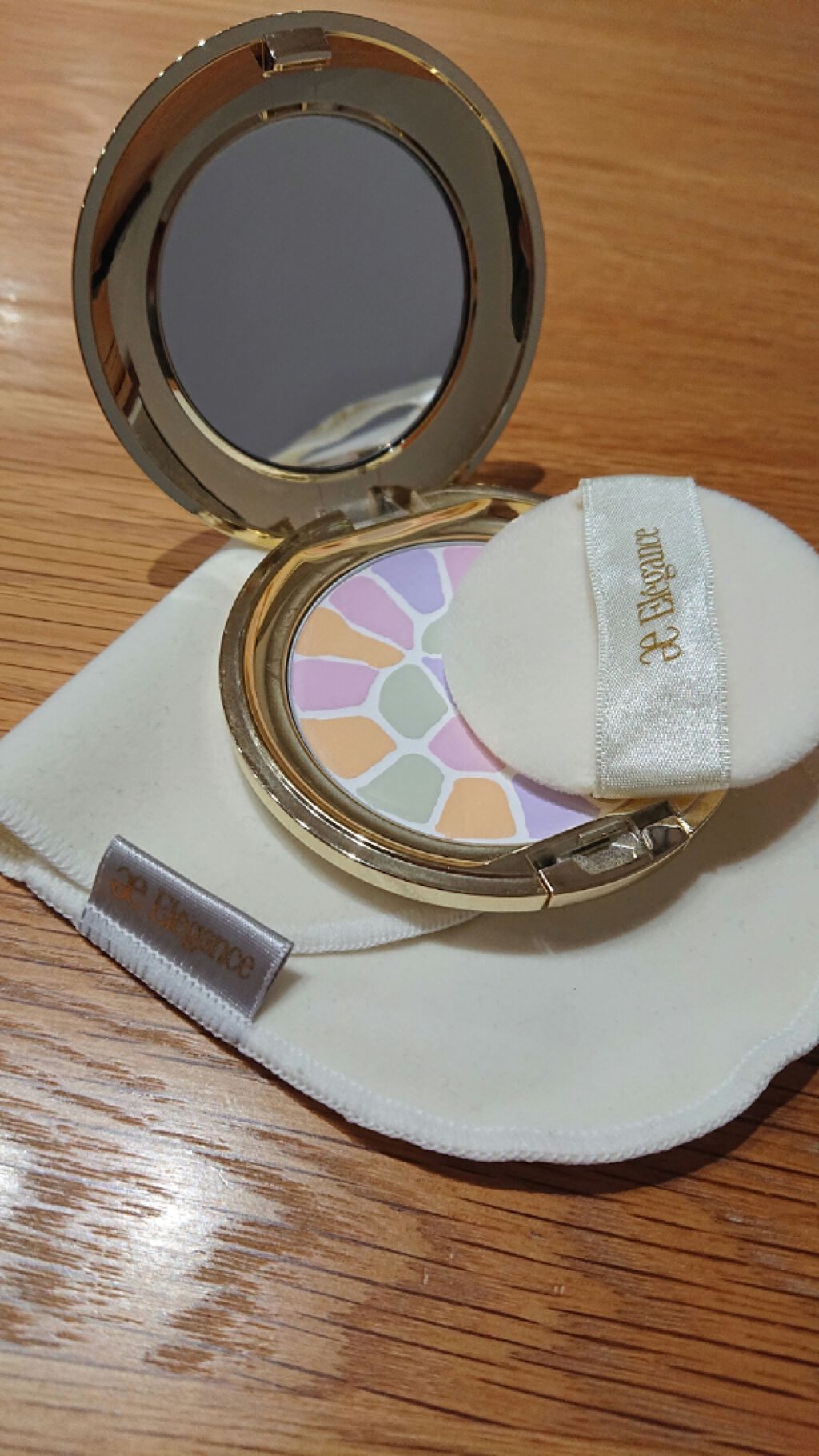 ラ プードル オートニュアンス/Elégance/プレストパウダーを使ったクチコミ（2枚目）