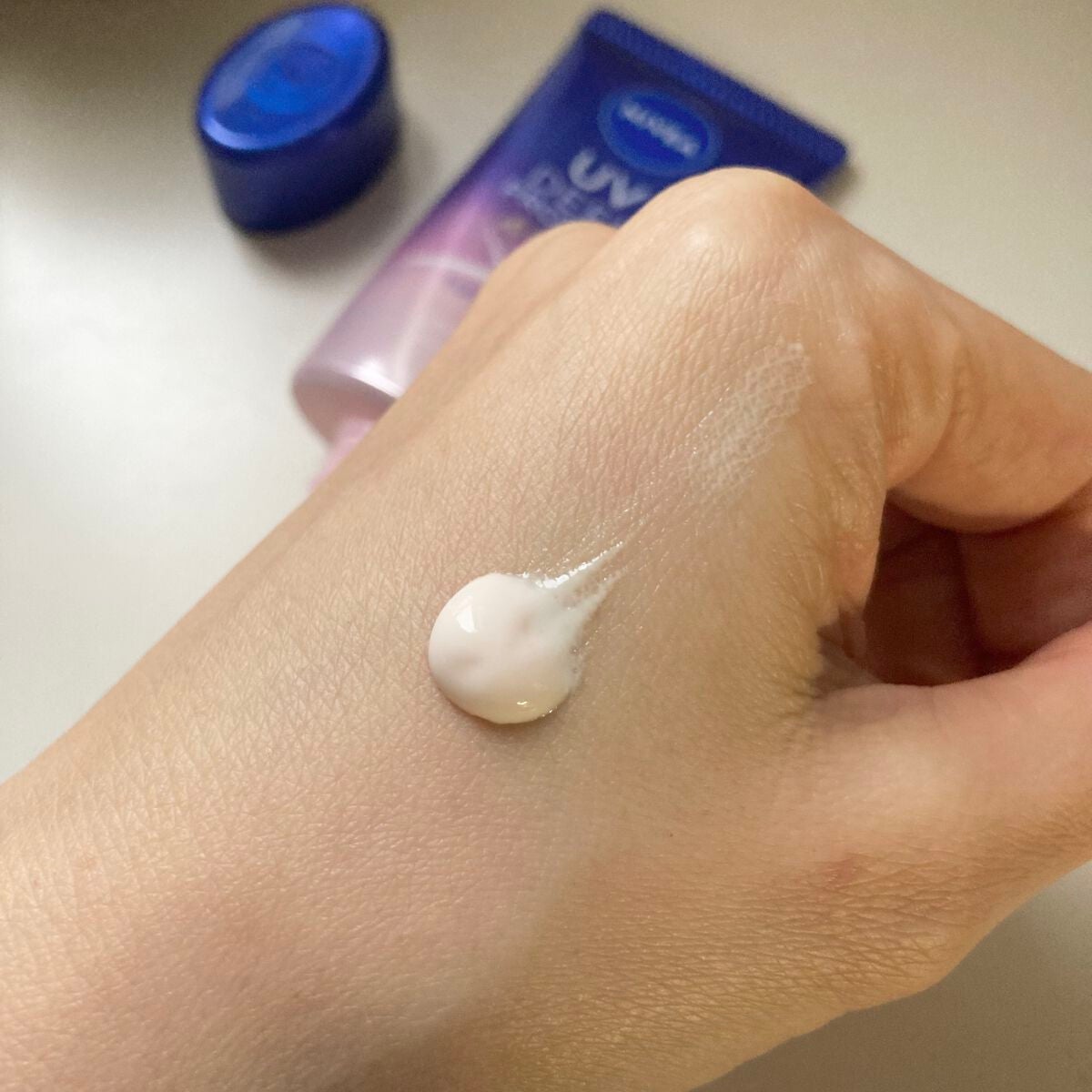 ニベアUV ディープ プロテクト&ケア トーンアップ エッセンス/ニベア/日焼け止めローションを使ったクチコミ(3枚目)