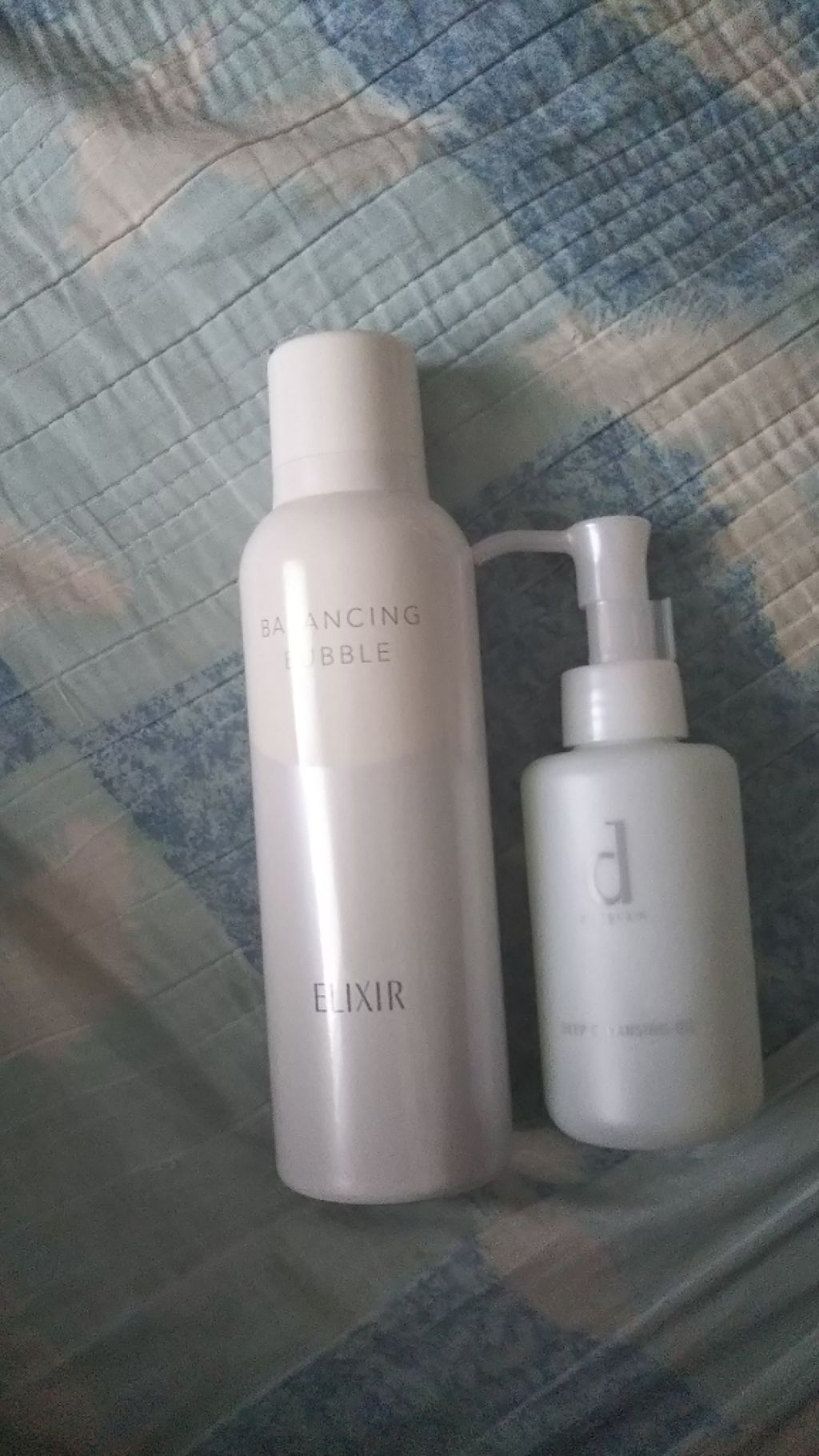 d プログラム ディープクレンジングオイルのクチコミ「資生堂カウンターのBAさんにおすすめされた
クレンジングと洗顔料です

バランシングバブルは毛.....」（1枚目）