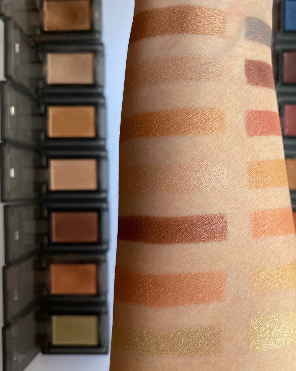 セルヴォーク ヴォランタリー アイズ/Celvoke/単色アイシャドウを使ったクチコミ（2枚目）