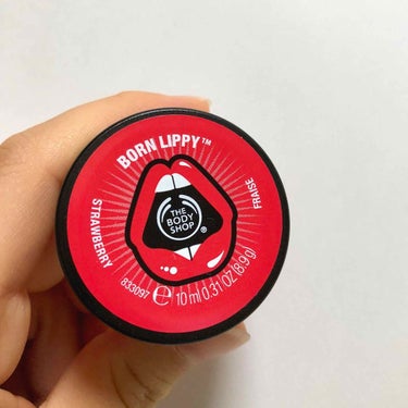 THE BODY SHOP
ボーンリッピー リップバーム ストロベリー

⭕️ ・パケが可愛い
       ・血色がよく見える
       ・ストロベリーの甘い香り(味もほんのり甘
        