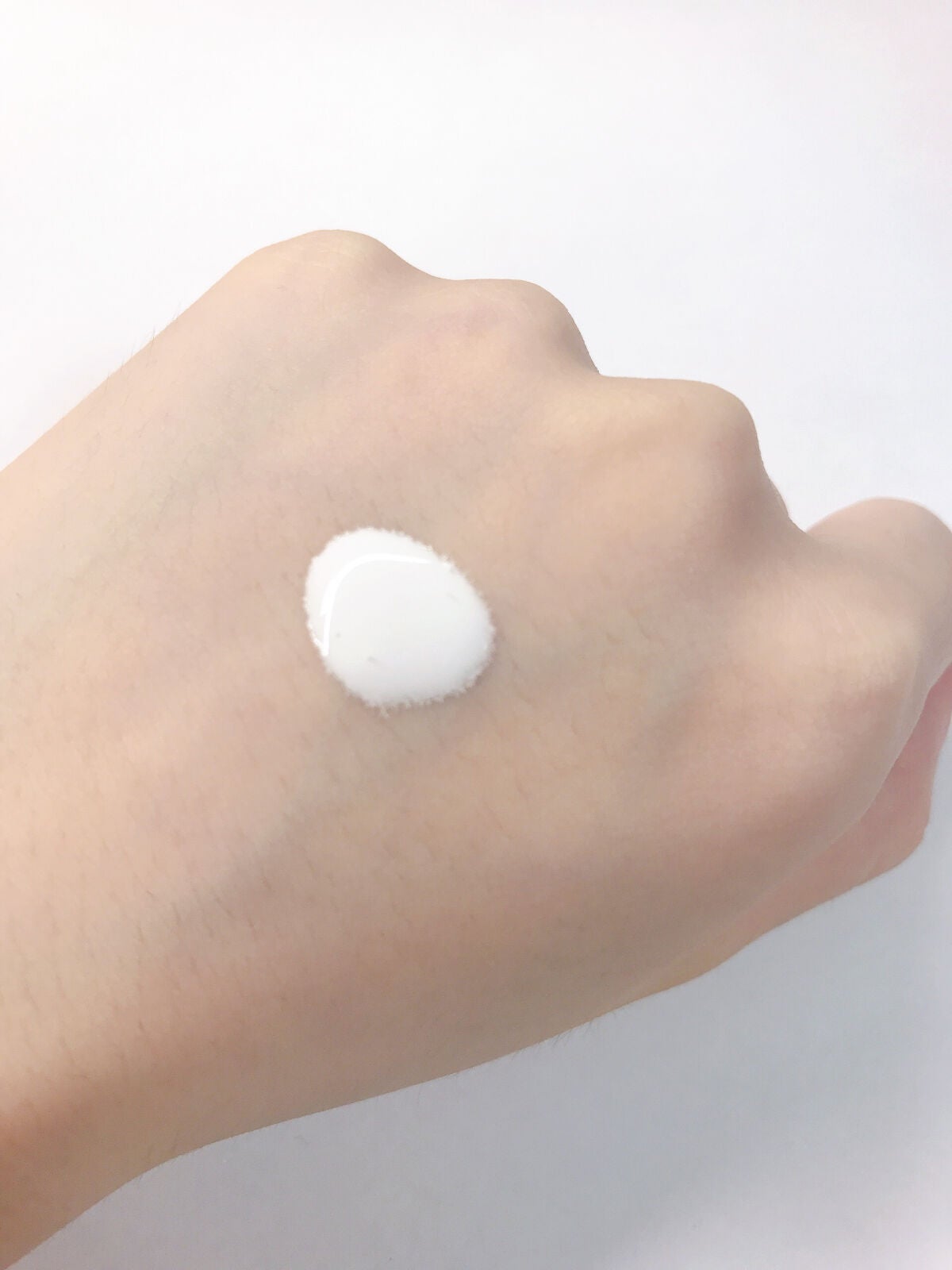 ボディファンデーション ホワイト/COSCOS/ボディミルクを使ったクチコミ(2枚目)