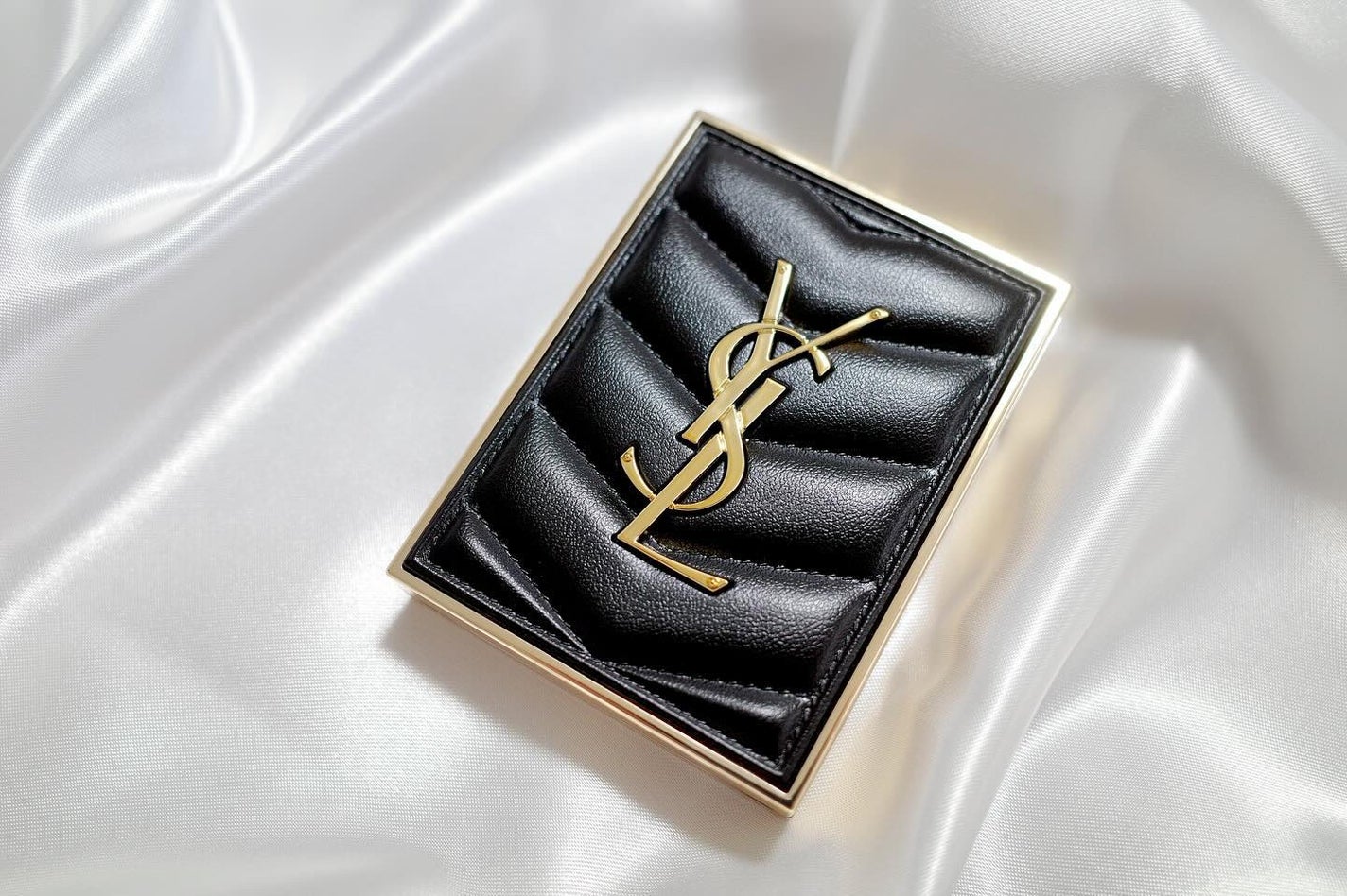 クチュール ミニ クラッチ/YVES SAINT LAURENT BEAUTE/アイシャドウパレットを使ったクチコミ(5枚目)