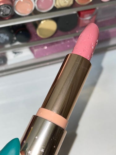 ColourPop LUX LIPSTICKのクチコミ「
ColourPopのcrème lux lipstick⭐️

これも繰り出した時の側面☆が.....」（2枚目）