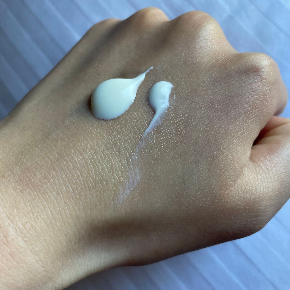 クリアウェルネス UVエッセンスジェル/雪肌精/日焼け止めジェルを使ったクチコミ(2枚目)