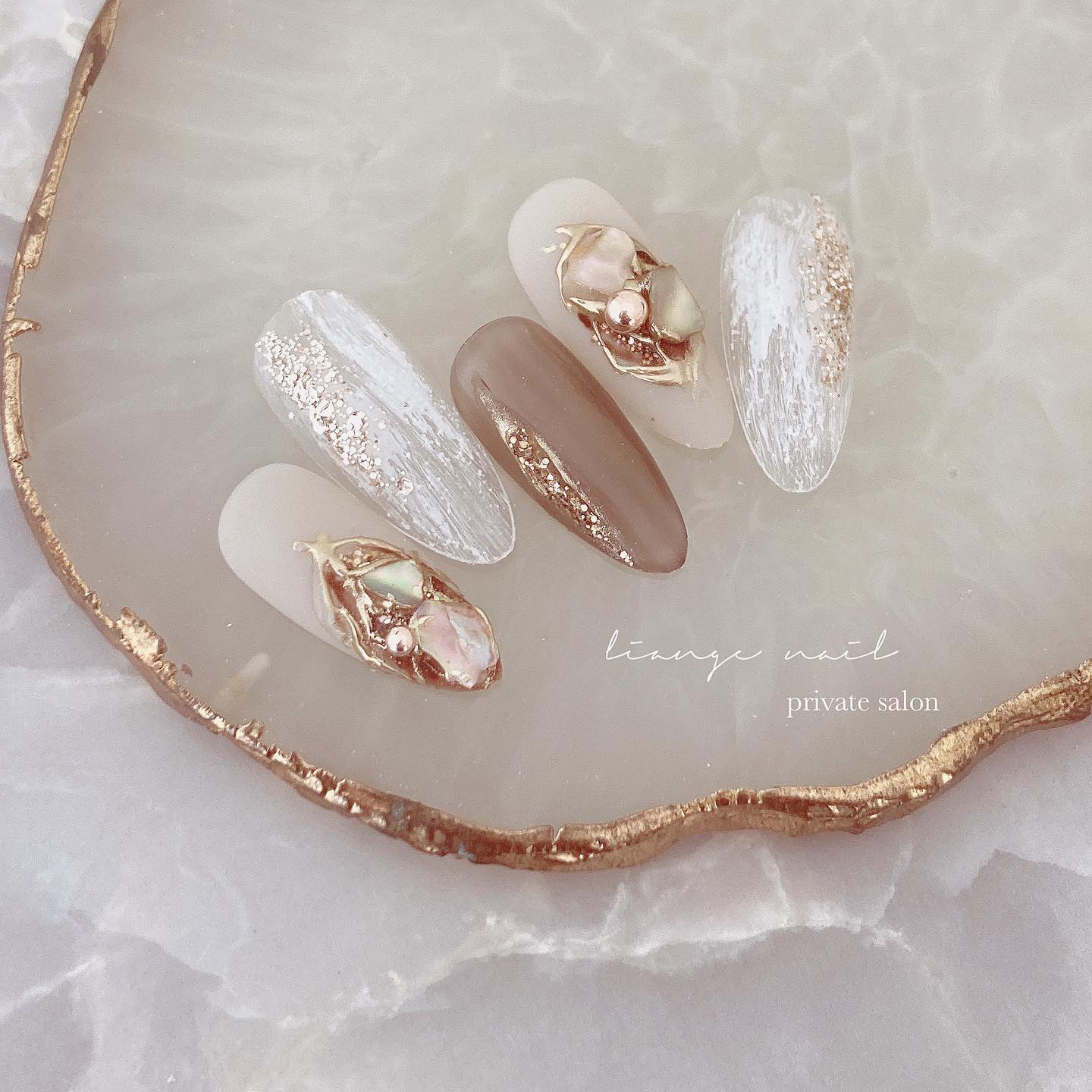 #ネイル,#夏ネイル,#大人ニュアンスネイル,#ニュアンスネイル,#ジェルネイル,#ミラーネイル,#シェルネイル,#秋ネイルのネイルデザイン