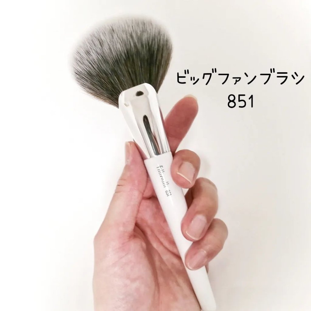 FilliMilli ビッグファンブラシ851/fillimilli/メイクブラシを使ったクチコミ（3枚目）