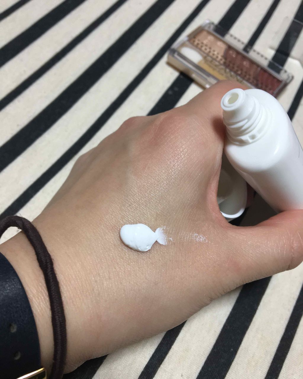 トーンアップアイシャドウ/CEZANNE/アイシャドウパレットを使ったクチコミ(3枚目)