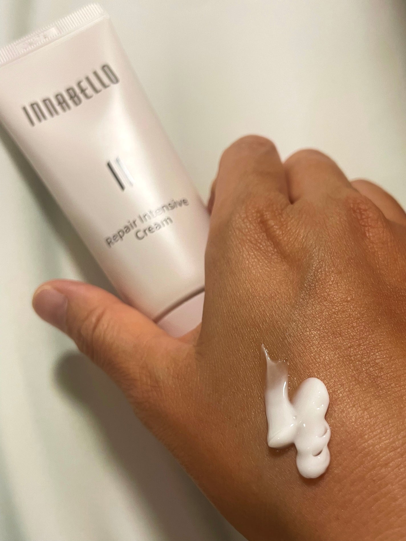 Ayamin on LIPS 「【塗った途端もちっと!エラスチン由来のハリ弾力ケア】INNAB..」(2枚目)