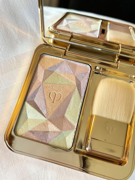 ル・レオスールデクラ /クレ・ド・ポー ボーテ/パウダーハイライトを使ったクチコミ(2枚目)