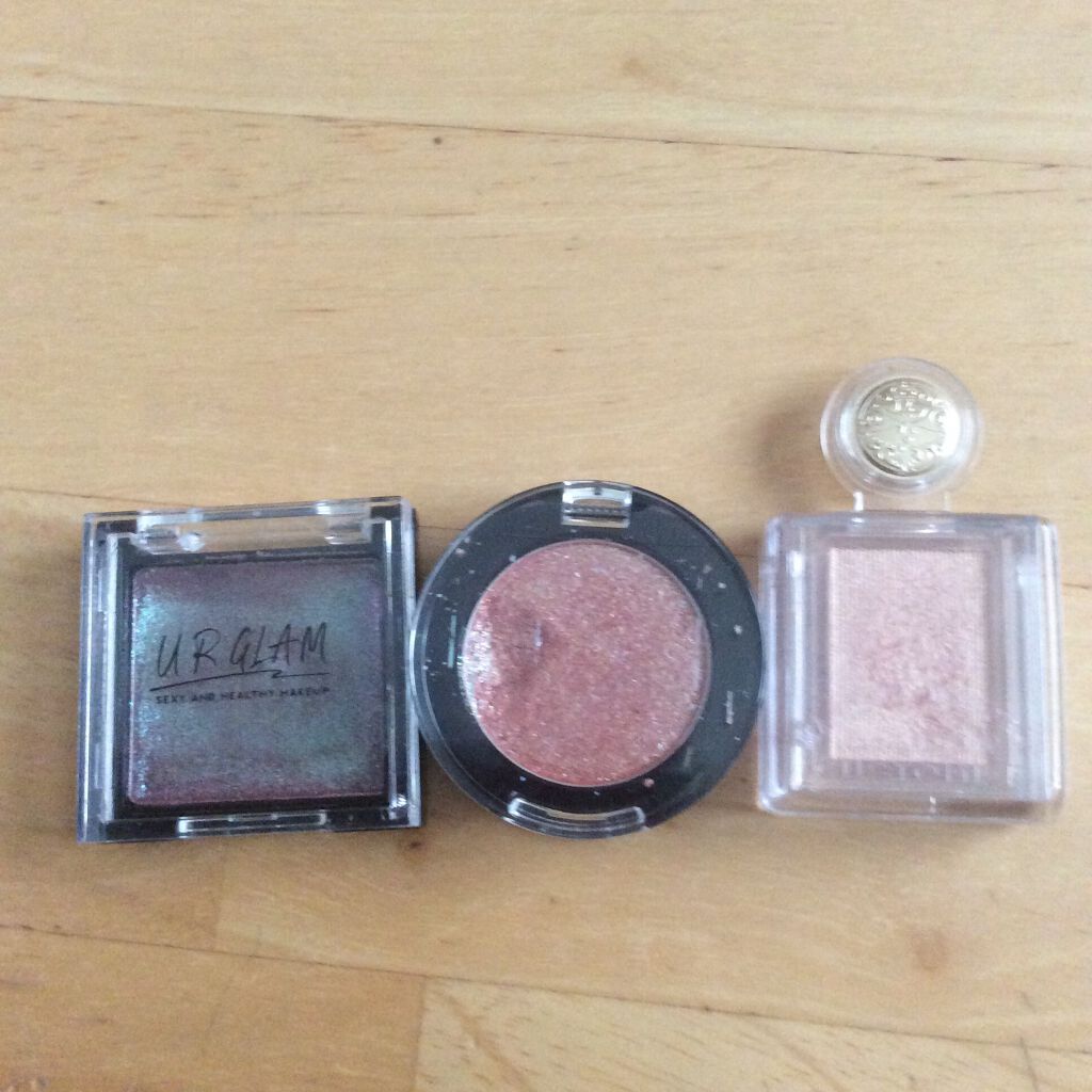 UR GLAM　POWDER EYESHADOW/U R GLAM/単色アイシャドウを使ったクチコミ（2枚目）