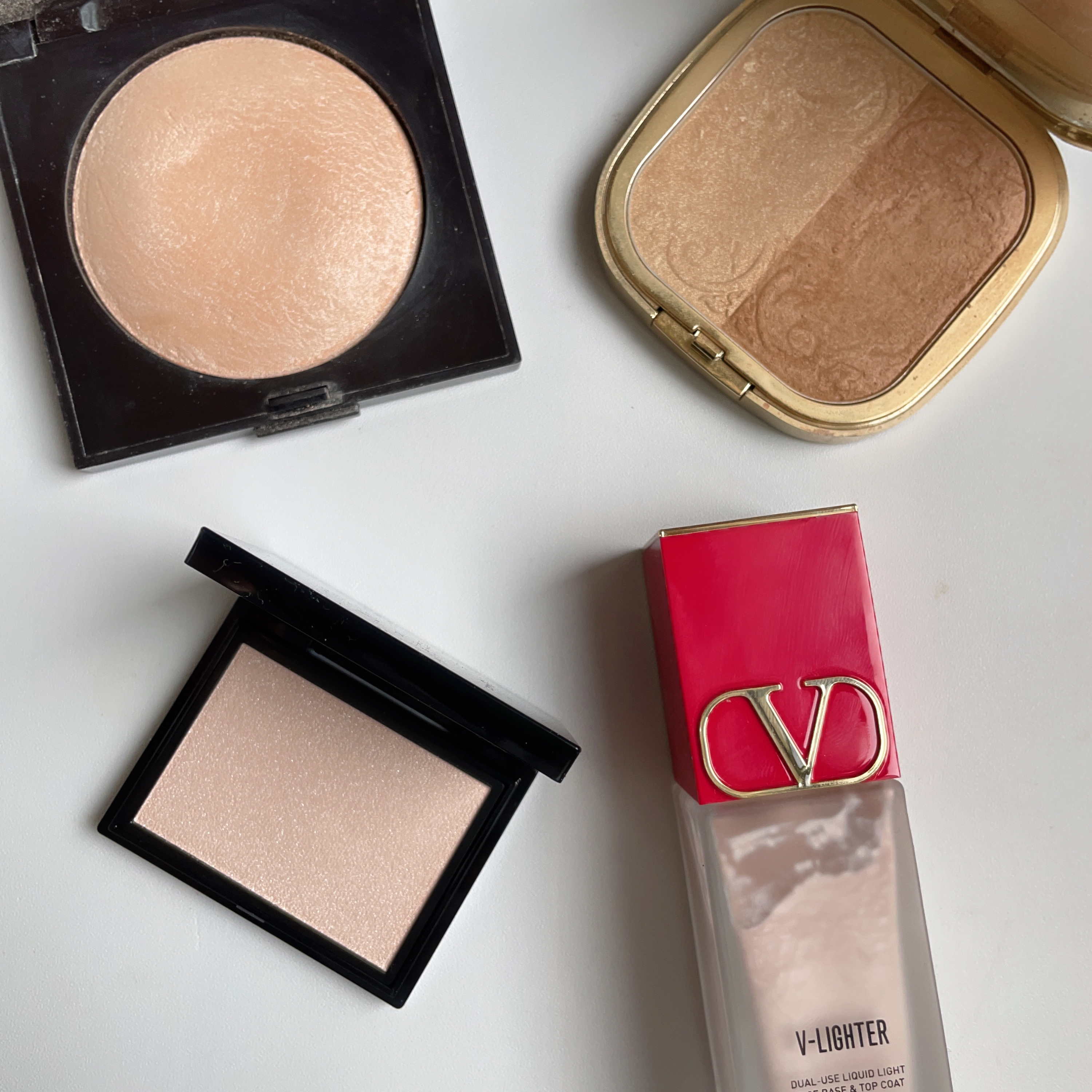 ソーラーグロウ イルミネーティングパウダー デュオ Golden Sand/DOLCE&GABBANA BEAUTY/ハイライトを使ったクチコミ（1枚目）