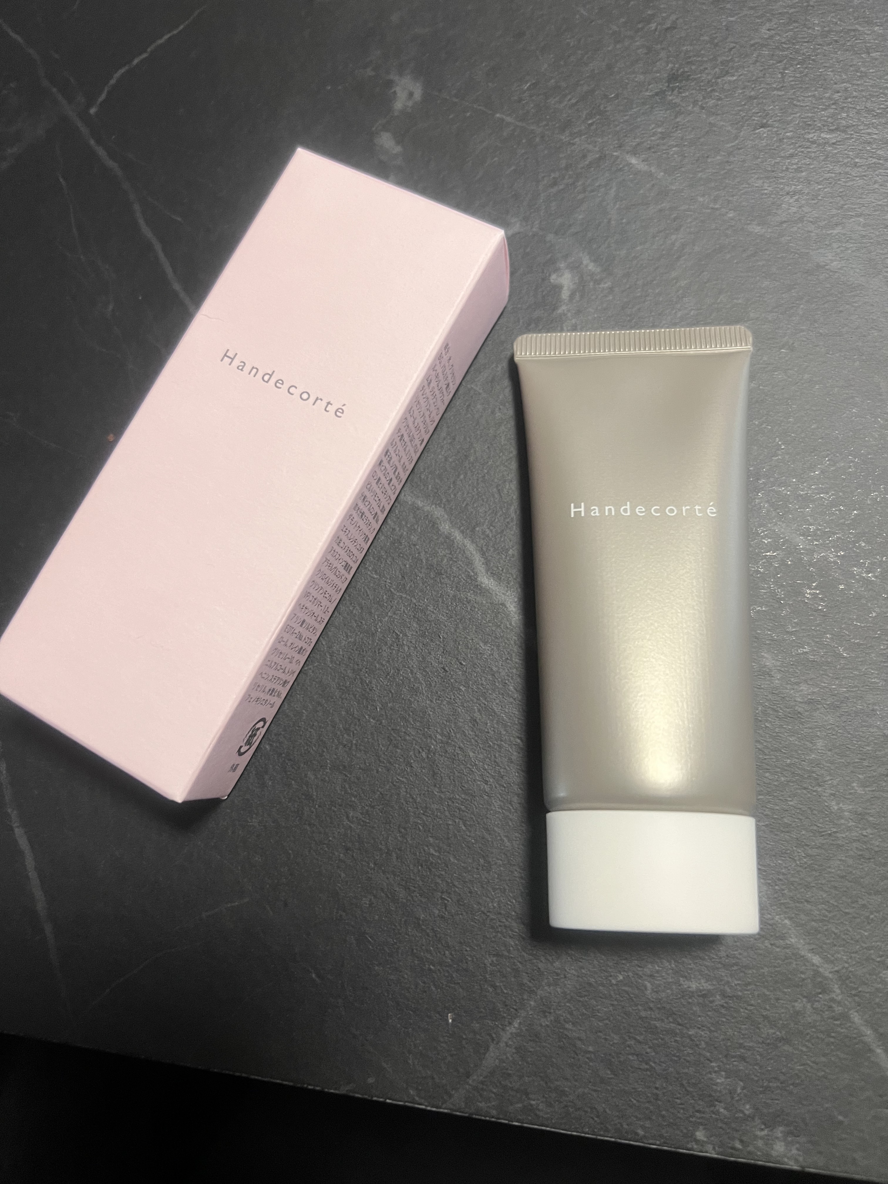 ハンデコルテ/キユートピア/ネック・デコルテケアを使ったクチコミ（1枚目）