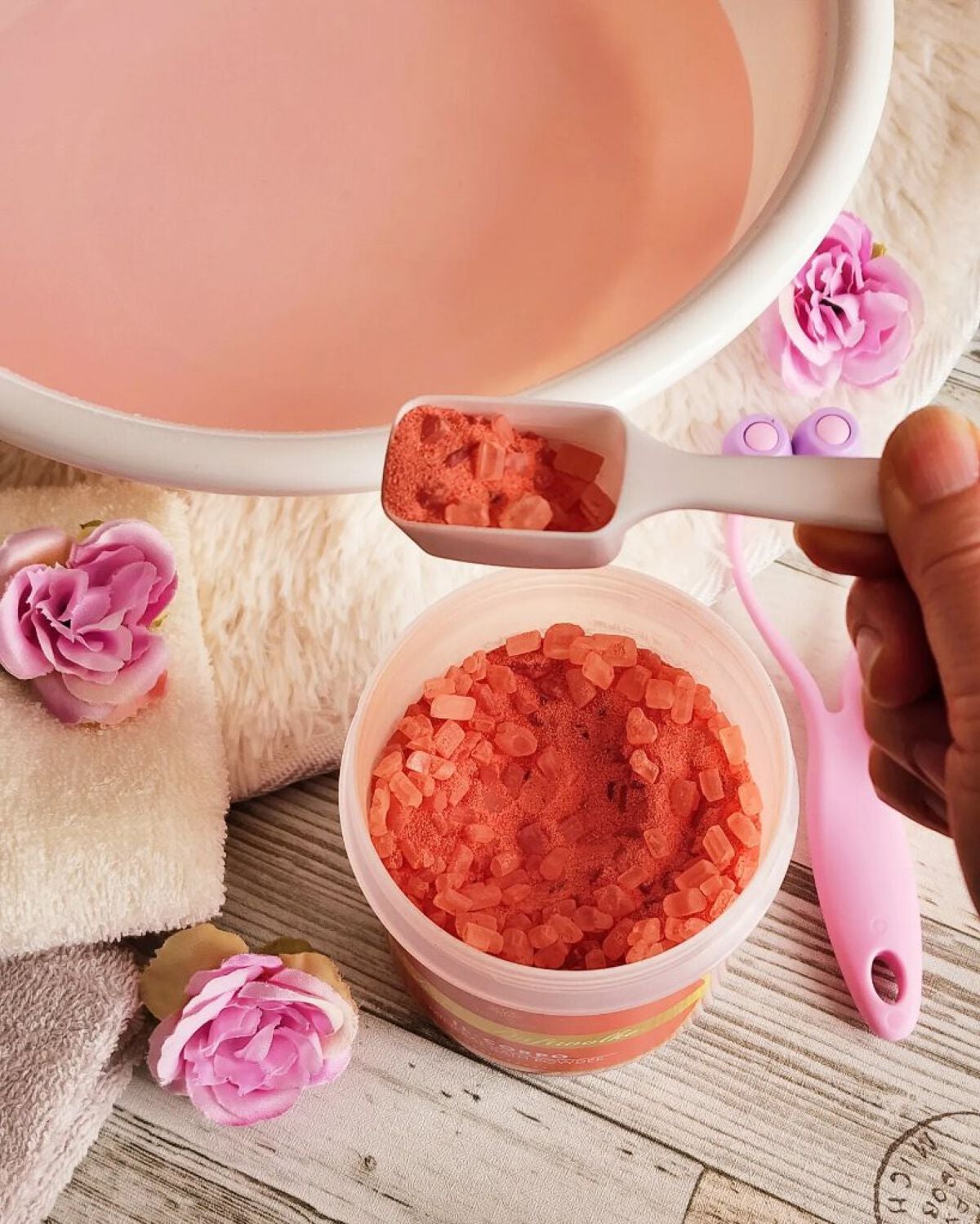 ミネラルバスパウダー ローズドゥフトボルケ/イルコルポ/入浴剤を使ったクチコミ(3枚目)