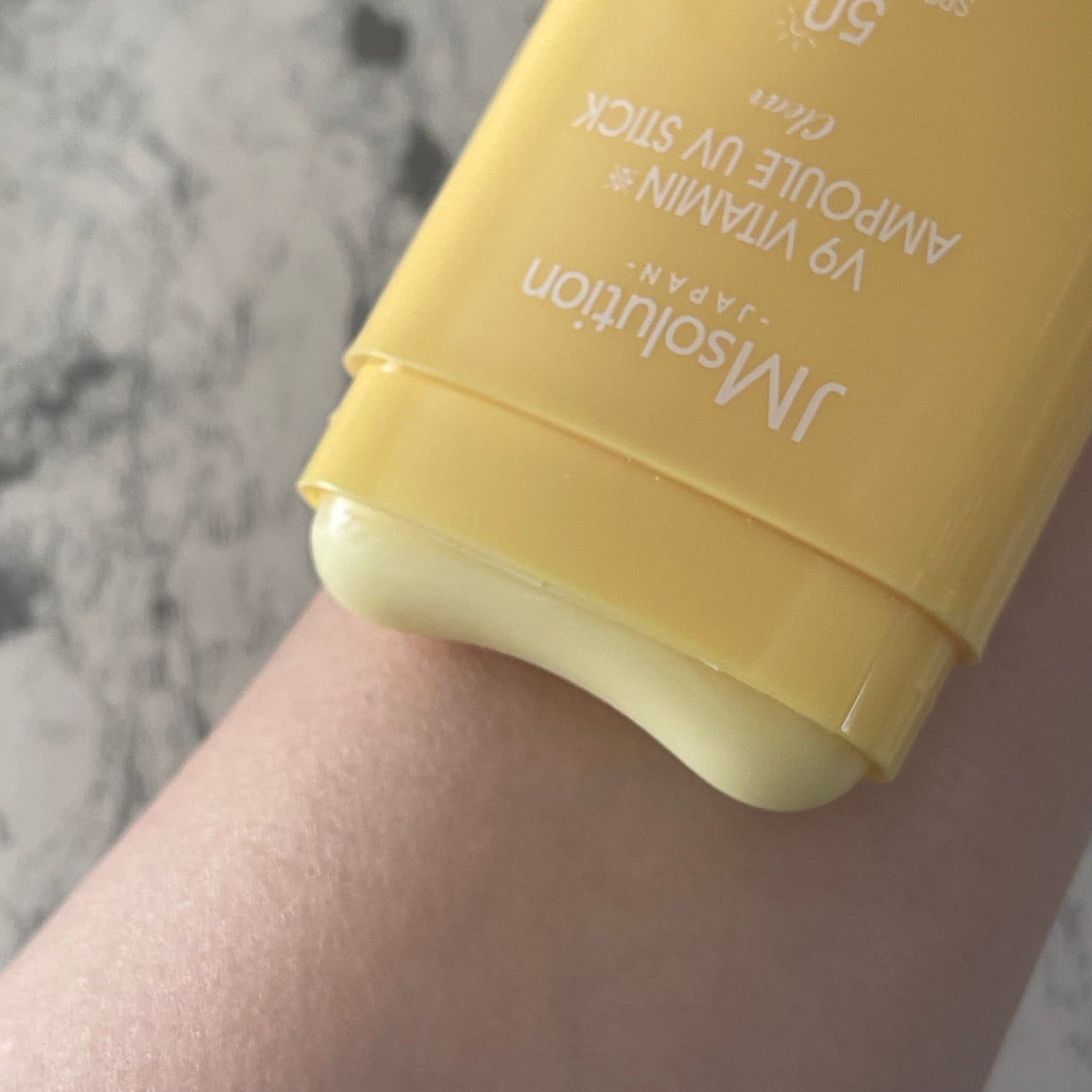 V9ビタミンアンプルUVスティック CLEAR/JMsolution/日焼け止めスティックを使ったクチコミ(7枚目)