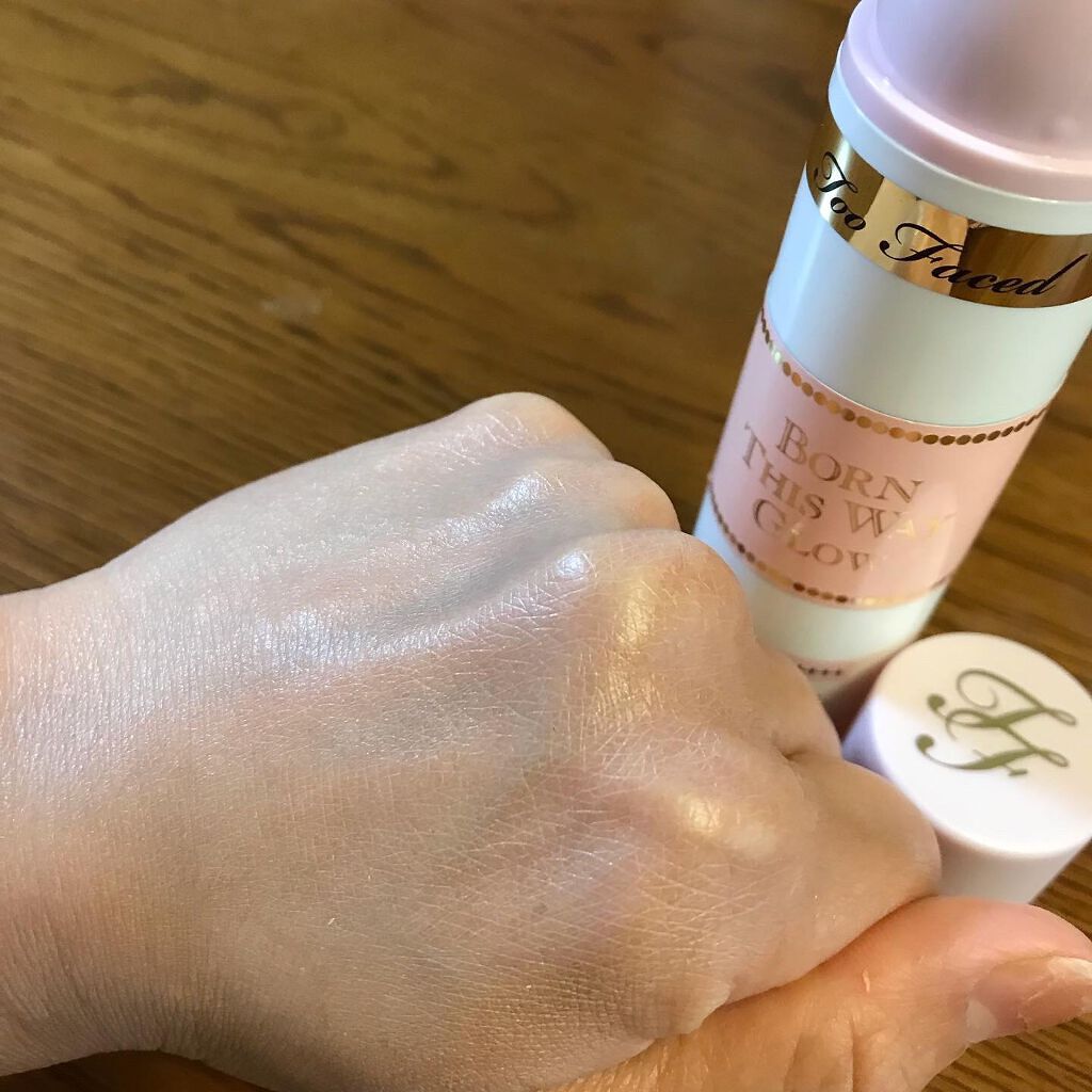 ボーン ディス ウェイ グロウ モイスチュアライジング メイクアップ プライマー/Too Faced/化粧下地を使ったクチコミ（3枚目）