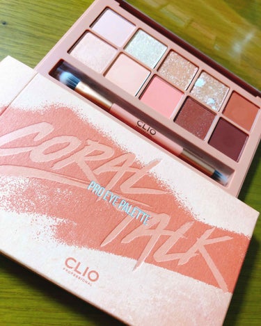 皆さまお久しぶりです、と、はじめまして！




今更ながらに買いましたCLIO PRO EYE PALETTE 03 CORALTOLK♡

2枚目はスウォッチです

上段左から、ふんわり優しいピンク