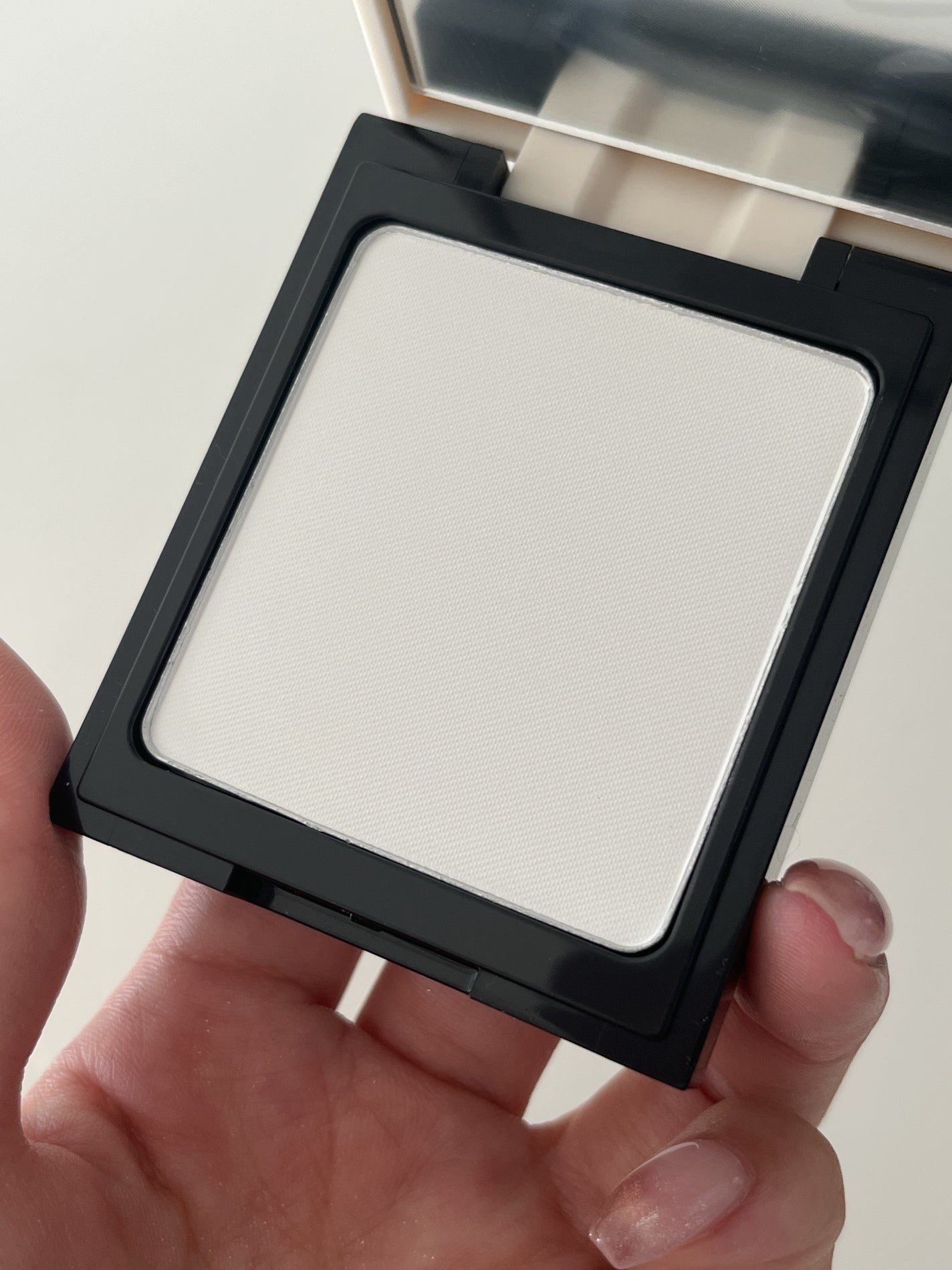 雲楚ブラーフィクシングフィニッシュパウダーパクト /Dinto/プレストパウダーを使ったクチコミ(3枚目)