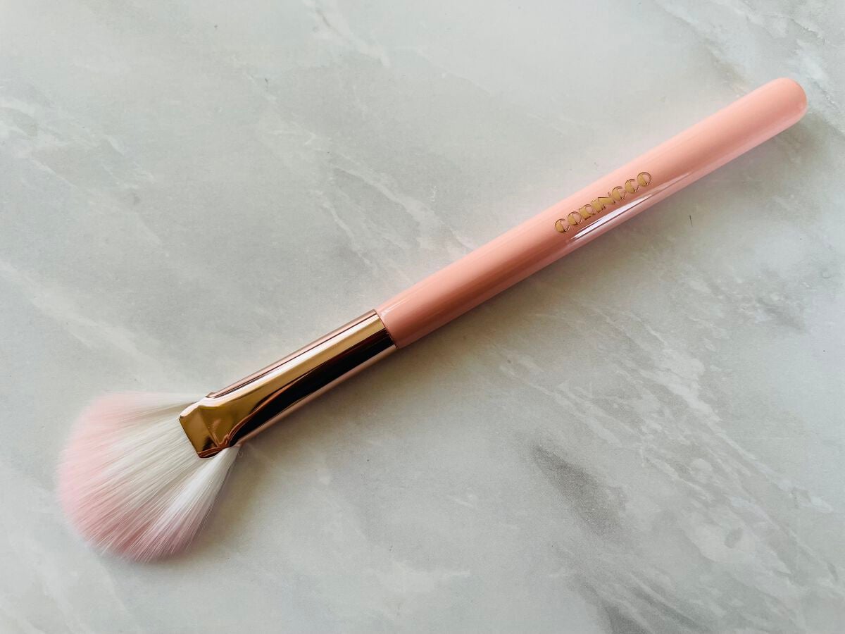 エレガントスウィートピンクブラシ 03 ハイライターブラシ/CORINGCO/メイクブラシを使ったクチコミ(1枚目)