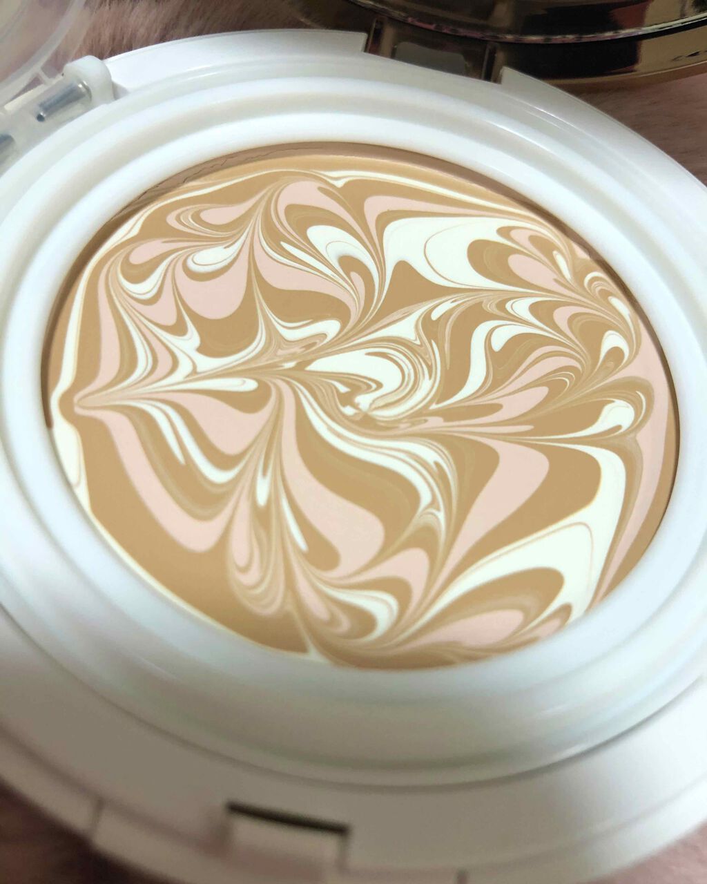 タン クラリフィック マーブル コンパクト/LANCOME/クリーム・エマルジョンファンデーションを使ったクチコミ(3枚目)