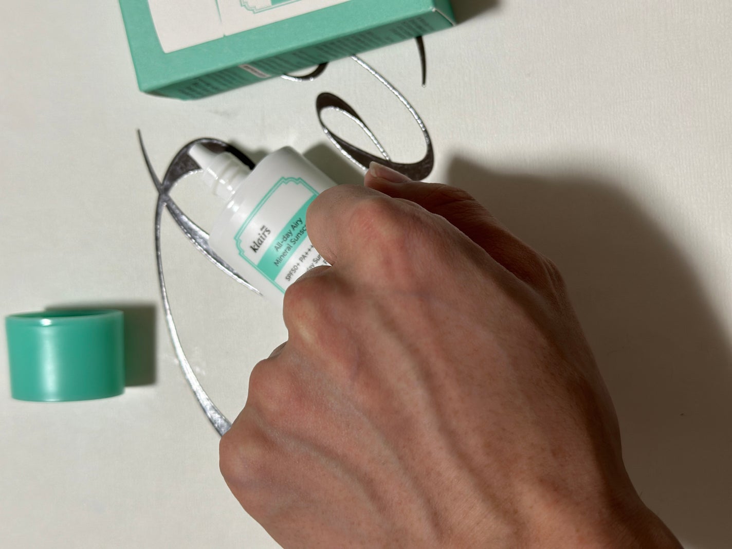 Герои on LIPS 「クレアスall-dayミネラルサンスクリーン自然なトーンアップ..」(2枚目)