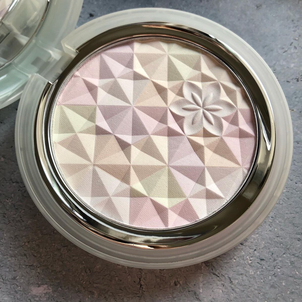 AQ オーラ リフレクター/DECORTÉ/プレストパウダーを使ったクチコミ(3枚目)