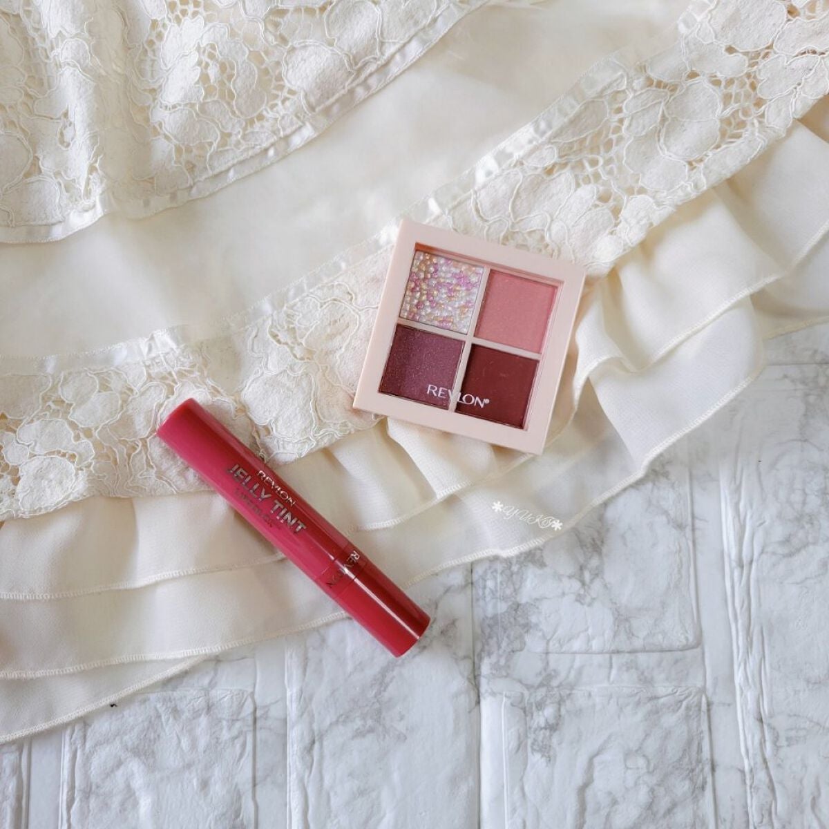 レブロン ダズル アイシャドウ クアッド/REVLON/アイシャドウパレットを使ったクチコミ(1枚目)