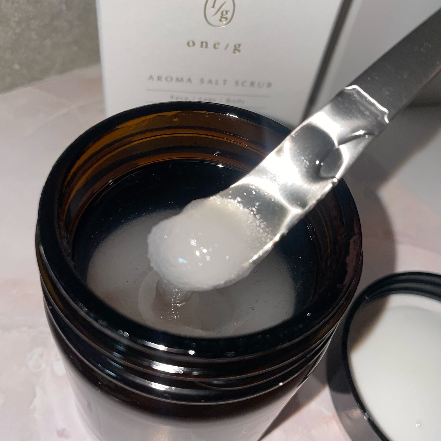 アロマソルトスクラブ/ワンオーバージー/ボディスクラブを使ったクチコミ（2枚目）