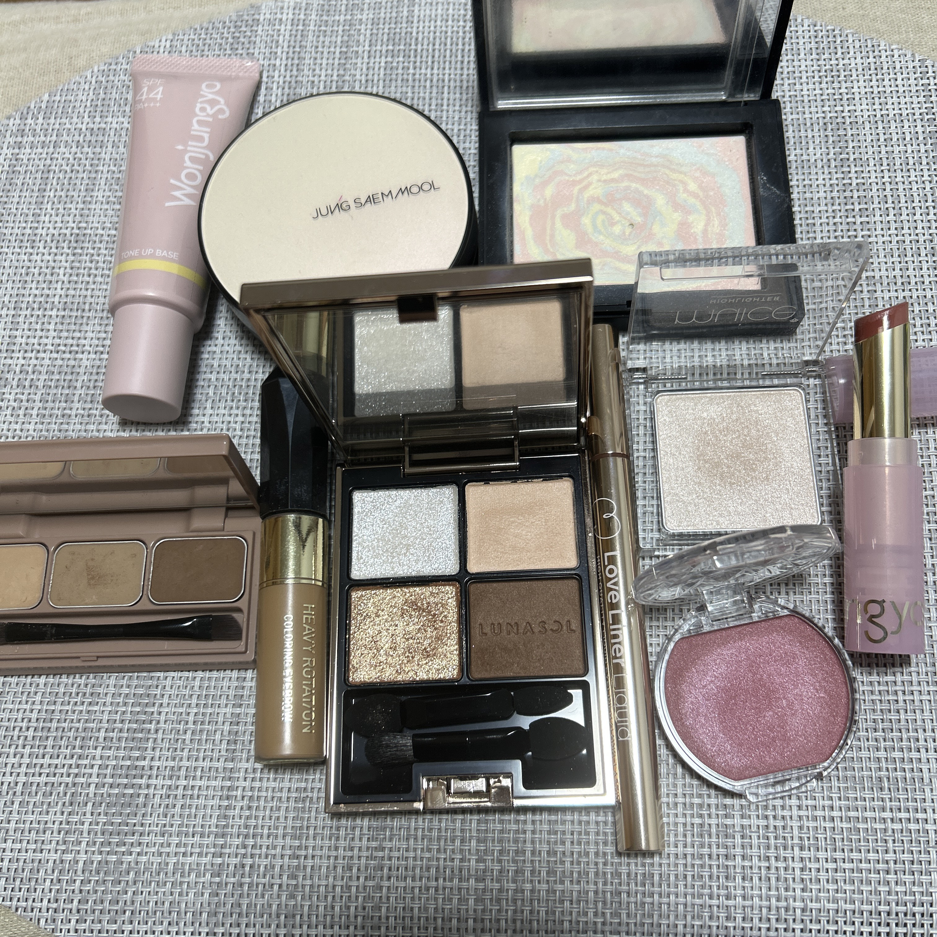 アイカラーレーション/LUNASOL/アイシャドウパレットを使ったクチコミ（2枚目）