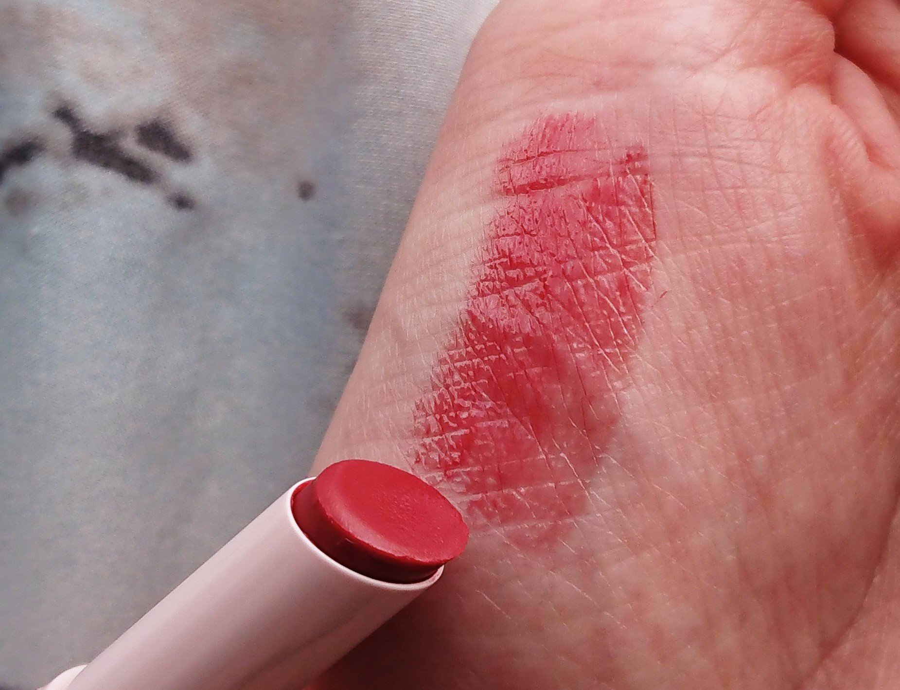 アクアエッセンスリップ/VEECCI/リップクリームを使ったクチコミ（3枚目）