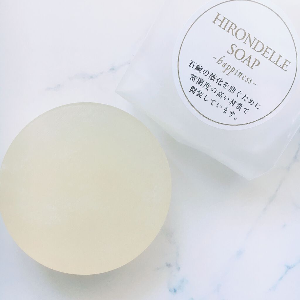 HIRONDELLE SOAP Happinesのクチコミ「綺麗な色の石鹸です。袋から出した瞬間、優しくていい香りが広がります。
専用のネットで泡立てると.....」（2枚目）
