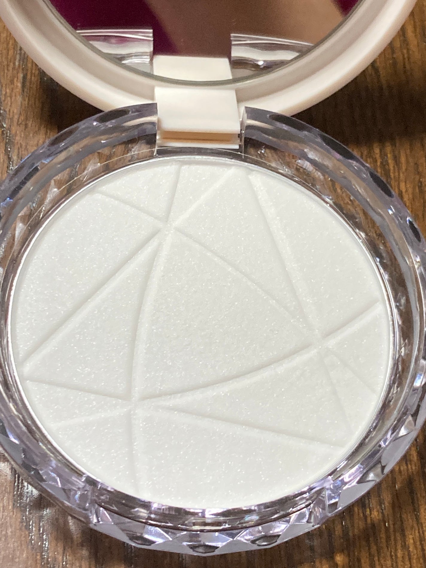 毛穴レスパウダー/CEZANNE/プレストパウダーを使ったクチコミ(2枚目)