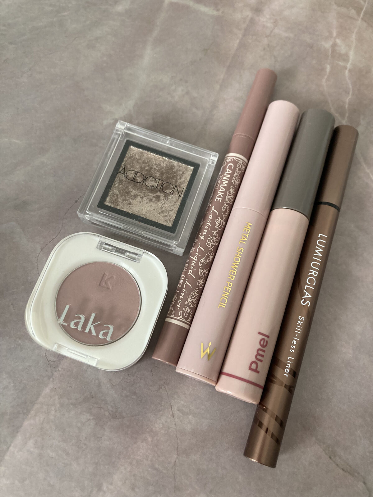 モノアイシャドウ 905 モダニスト/Laka/単色アイシャドウを使ったクチコミ（1枚目）