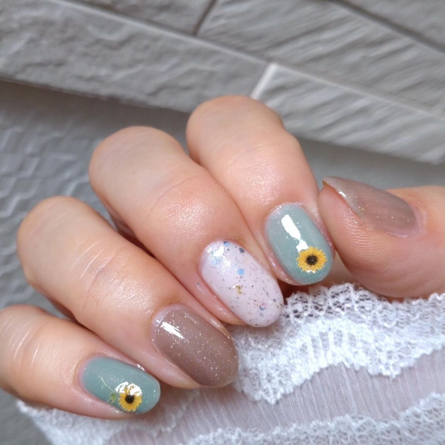 ミルクティ on LIPS 「✴✴#ひまわりネイル🌻✴#エクセル(@excelmake)の#..」(4枚目)