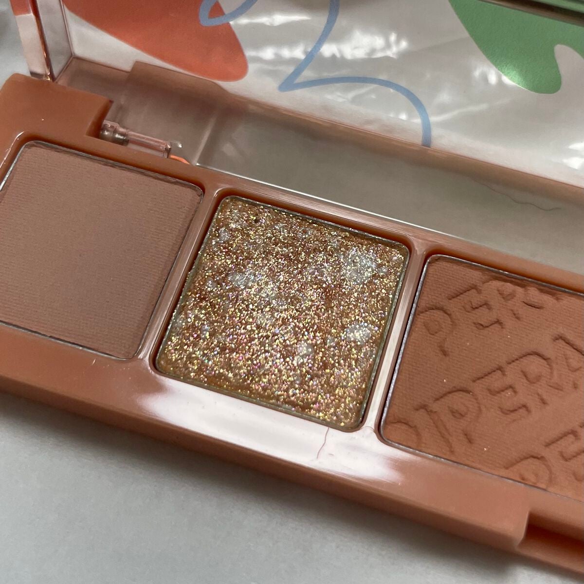 オール テイク ムード パレット(24AD)/PERIPERA/アイシャドウパレットを使ったクチコミ(3枚目)