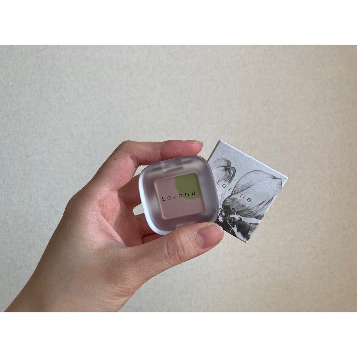 ペタル フロート アイシャドウ/to/one/アイシャドウパレットを使ったクチコミ（1枚目）