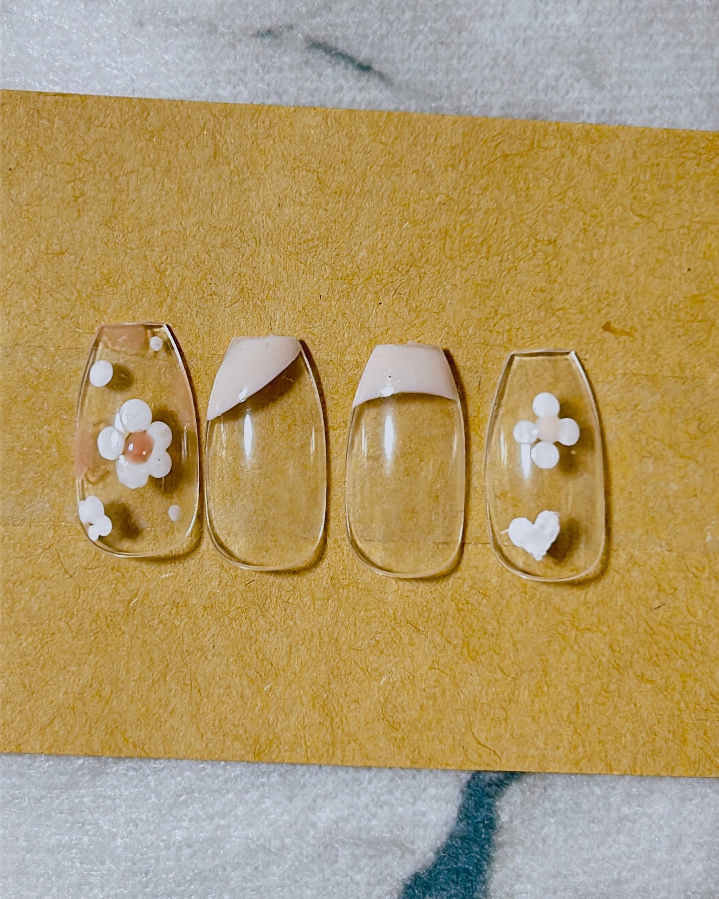 nail_c_tip フォロバ on LIPS 「爪楊枝だけでお花ネイル🌸丸い方にジェルをつけて書くだけなので簡..」(3枚目)
