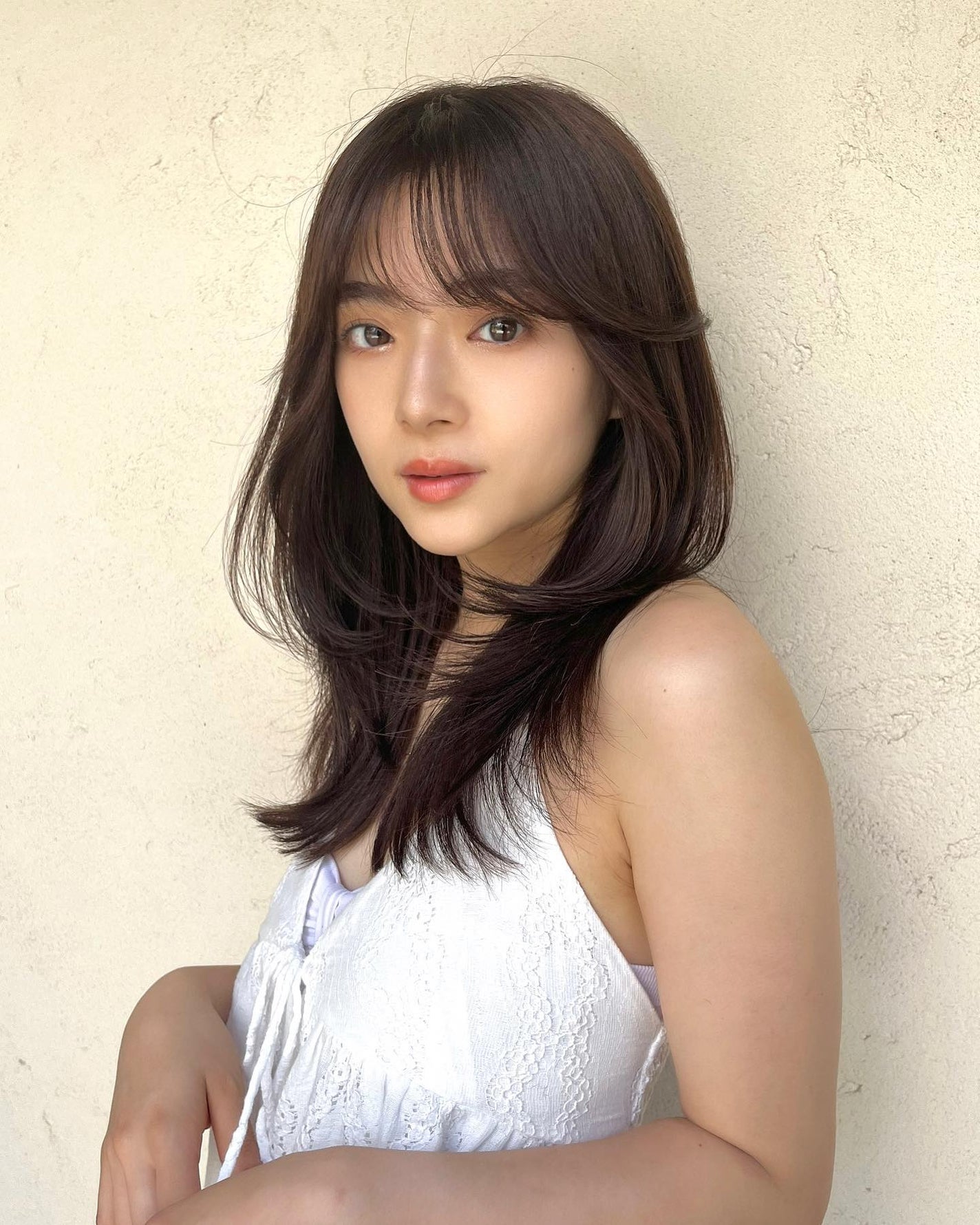 HARUNA on LIPS 「たっぷりレイヤー♡鎖骨辺りからスタートした、大人上品なレイヤー..」(4枚目)