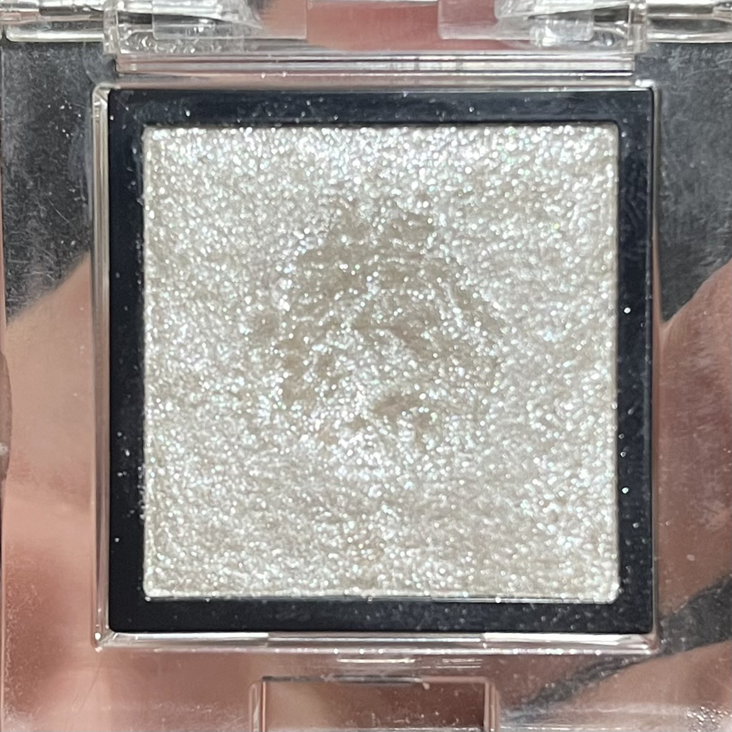 アディクション ザ アイシャドウ スパークル 001SP Stars Witness/ADDICTION/単色アイシャドウを使ったクチコミ（1枚目）