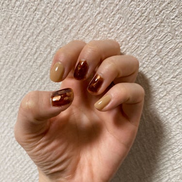 ネイル記録💅

SEN AMUのネイルポリッシュを3色ゲットしまして、今回はリネンマスタードと新色のアンバーブロンズを使用しました！
SEN AMUは、LEPSIMから出ているコスメティックブランドです