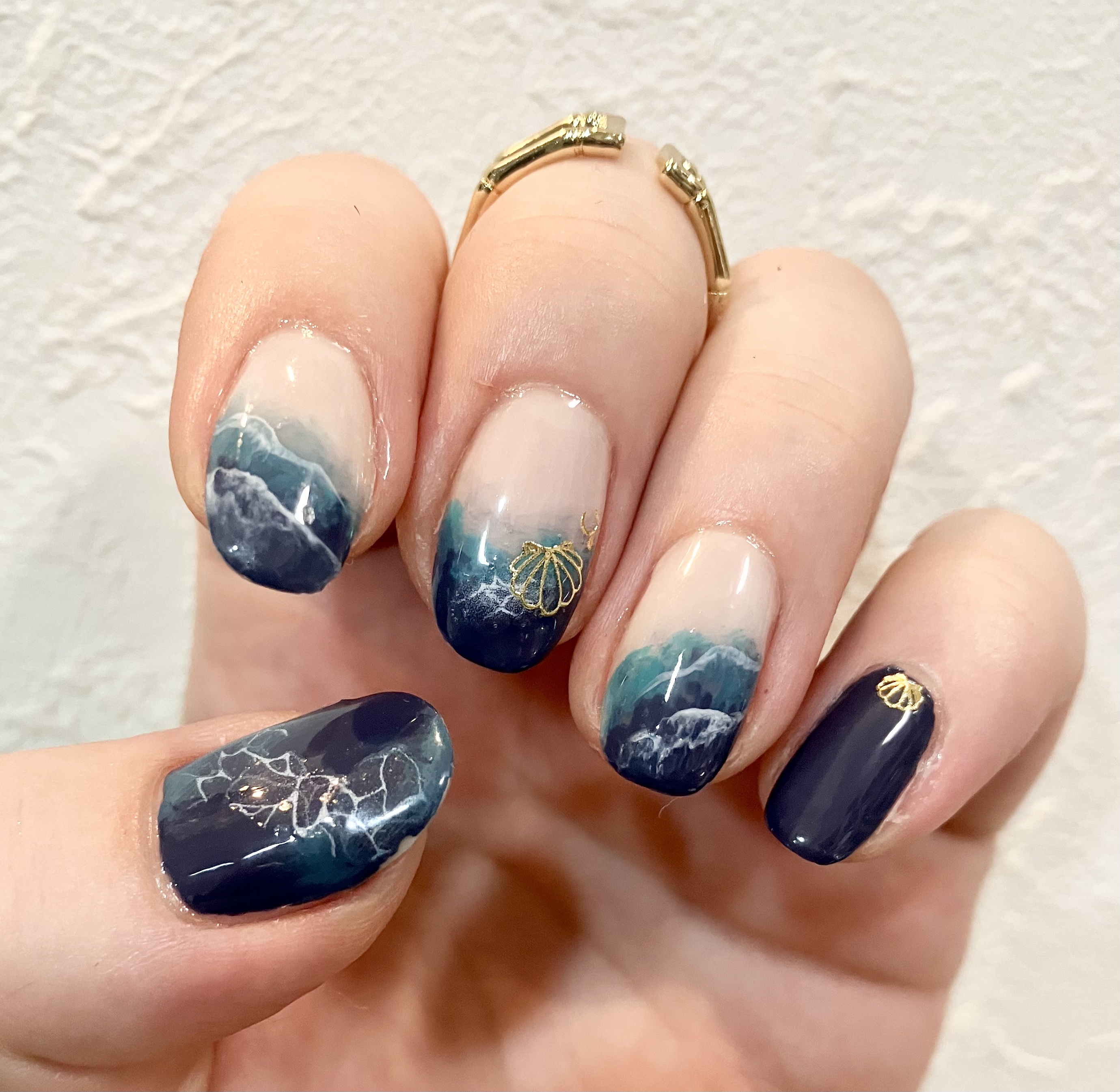 ACネイルエナメル 007G 濃密 緑/セリア/マニキュアを使ったクチコミ（2枚目）