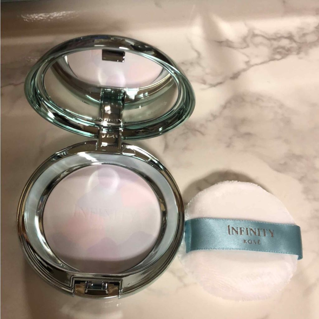ロイヤルフラワーコレクション VII コンパクトパウダー/インフィニティ/プレストパウダーを使ったクチコミ（2枚目）
