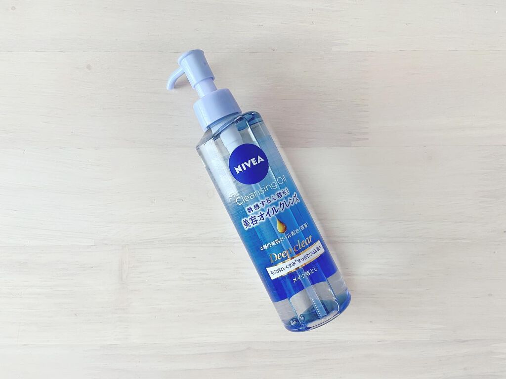 .
ニベアさんの【美容オイルクレンズ ディープクリア】を使ってみました！

◎特徴
落ちにくいメイクも毛穴汚れも解きほぐし、やさしくなでるだけでこすらずするんと素早くオフする美容オイルクレンズです！

◎テクスチャ

水のようなサラサラのテ