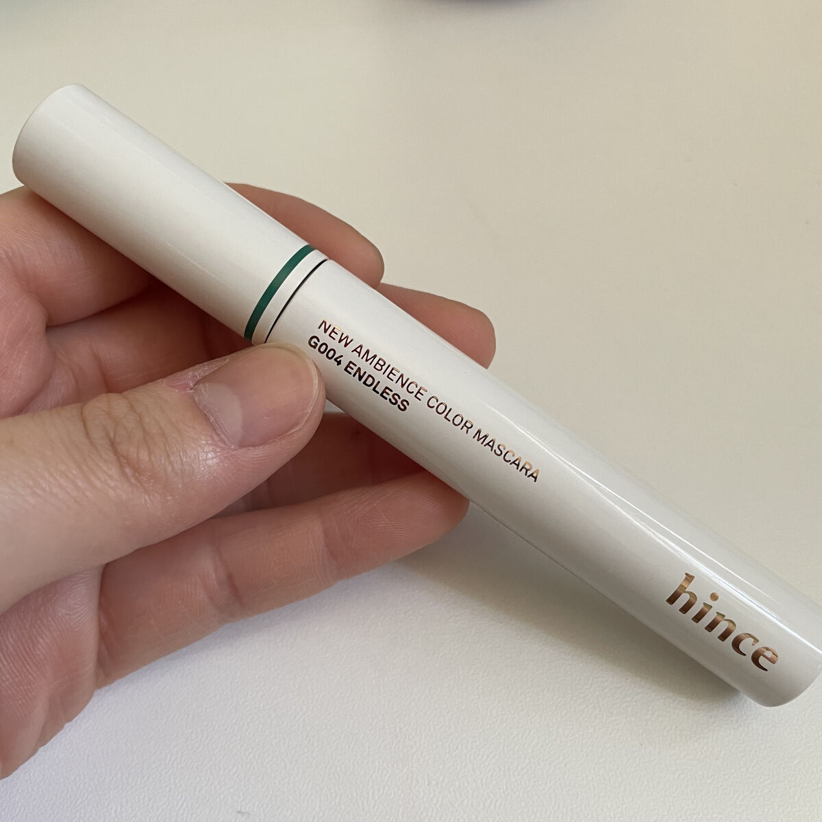 ニューアンビエンスカラーマスカラ G004エンドレス/hince/マスカラを使ったクチコミ（2枚目）