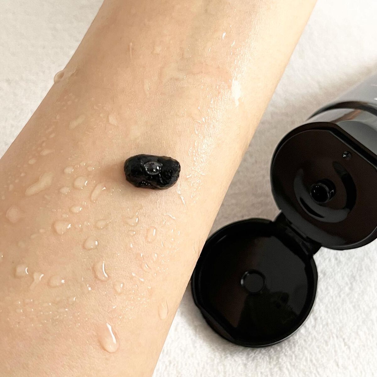 BLACK JELLY WASH（ブラックジェリーウォッシュ）/PLUEST/その他洗顔料を使ったクチコミ（2枚目）