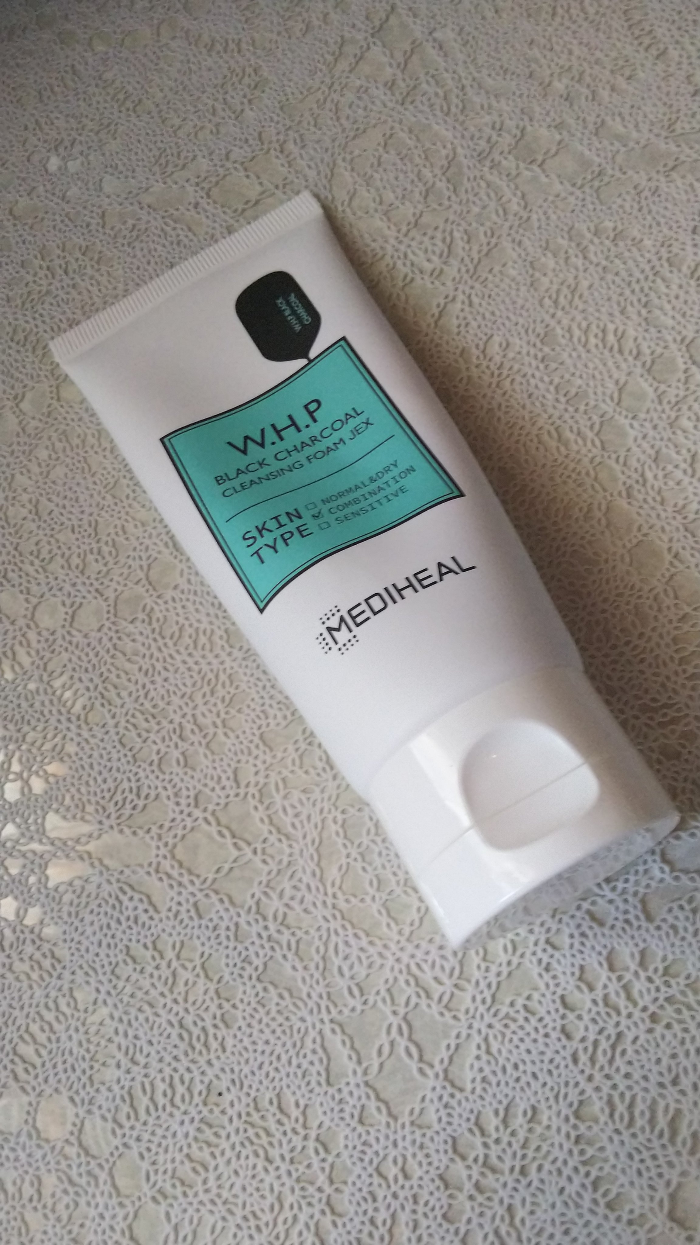 W.H.P ブラックチャコール クレンジングフォーム JEX（80ｍL）/MEDIHEAL/洗顔フォームを使ったクチコミ（1枚目）