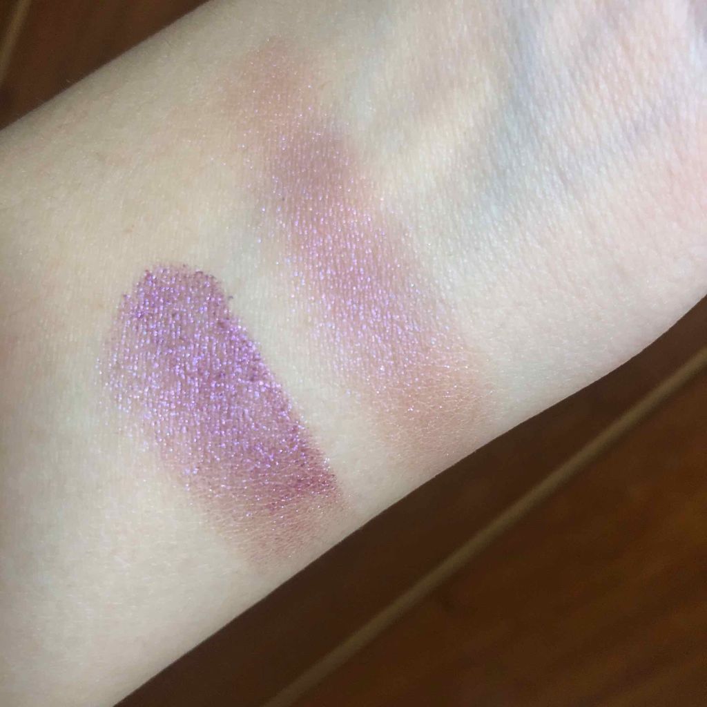 エクストラ ディメンション アイシャドウ スタイリッシュリー メリー/M・A・C/単色アイシャドウを使ったクチコミ（2枚目）