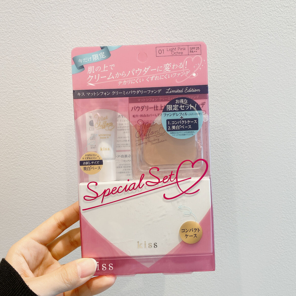 マットシフォン クリーミィパウダリーファンデ 01 ライトピンクオークル/KiSS/パウダーファンデーションを使ったクチコミ（1枚目）