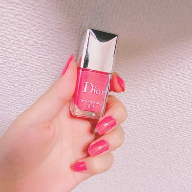 かわいいミルキーピンクのマニキュアで甘々ネイル💕
Diorのワンダーランドというカラーです。
派手すぎず程よくかわいいピンクで赤よりのピンクです！！

Diorのマニキュアは

つやつや🌟
速乾！
ぱき