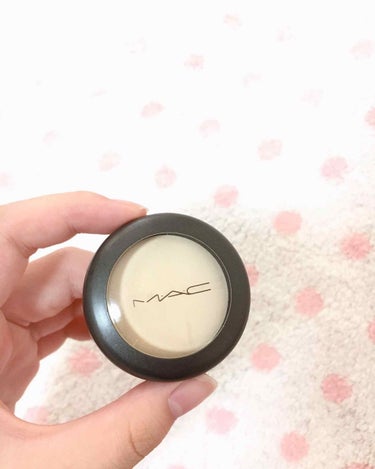 ~MAC クリーム カラー ベース~パール


アイシャドウ下地にもハイライトにも
使えます!!

触った感じはほんとにクリームって感じで
柔らかくてちょっとペタってしてます!!

でも付けて伸ばしたら